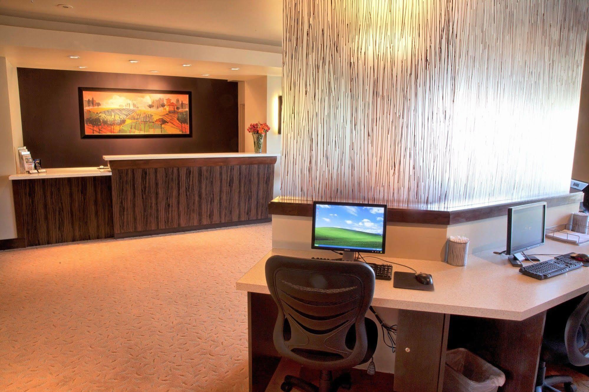 Ledgestone Hotel Yakima Luaran gambar
